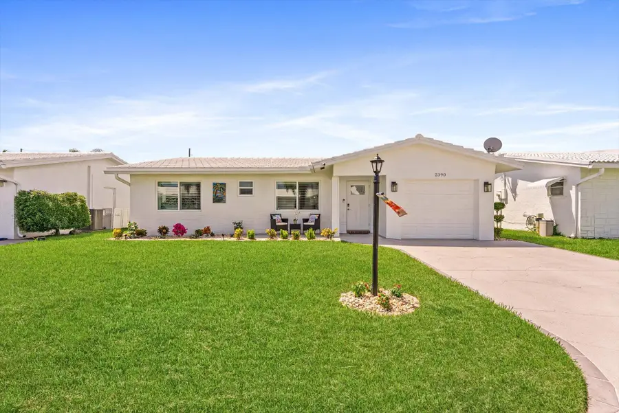 2390 SW 14th Avenue, Boynton Beach, FL 33426 - #2