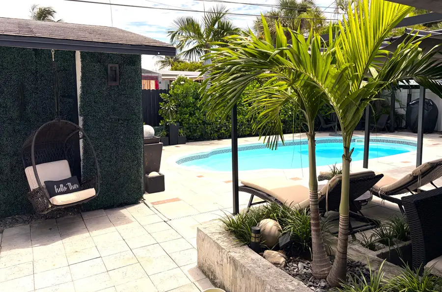 372 Lytle Street, West Palm Beach, FL 33405 - #2