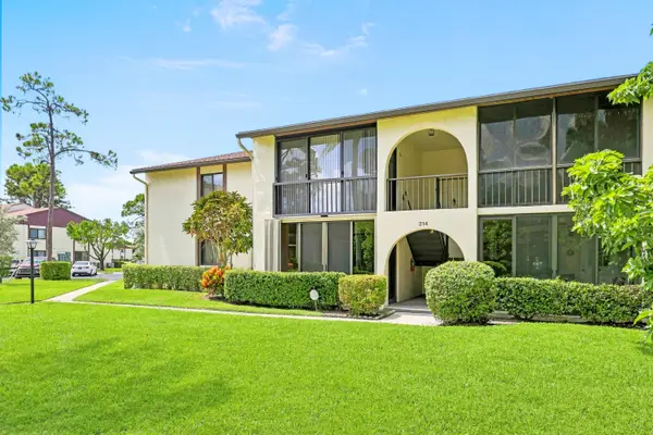 314 Knotty Pine Circle #C-1, Greenacres, FL 33463