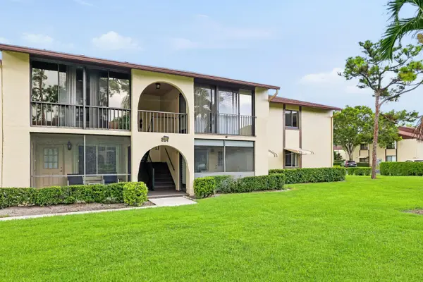 204 Pine Hov Circle #B-1, Greenacres, FL 33463