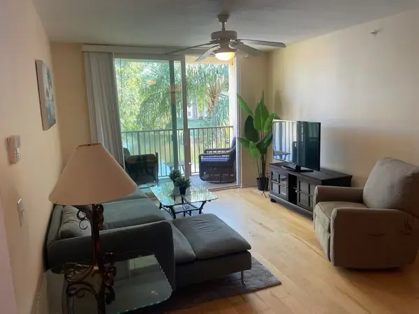 712 Villa Circle, Boynton Beach, FL 33435
