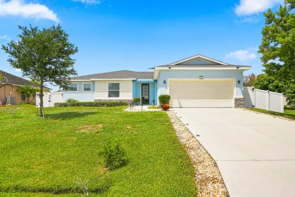 4662 SW Yacolt Drive, Port St Lucie, FL 34953
