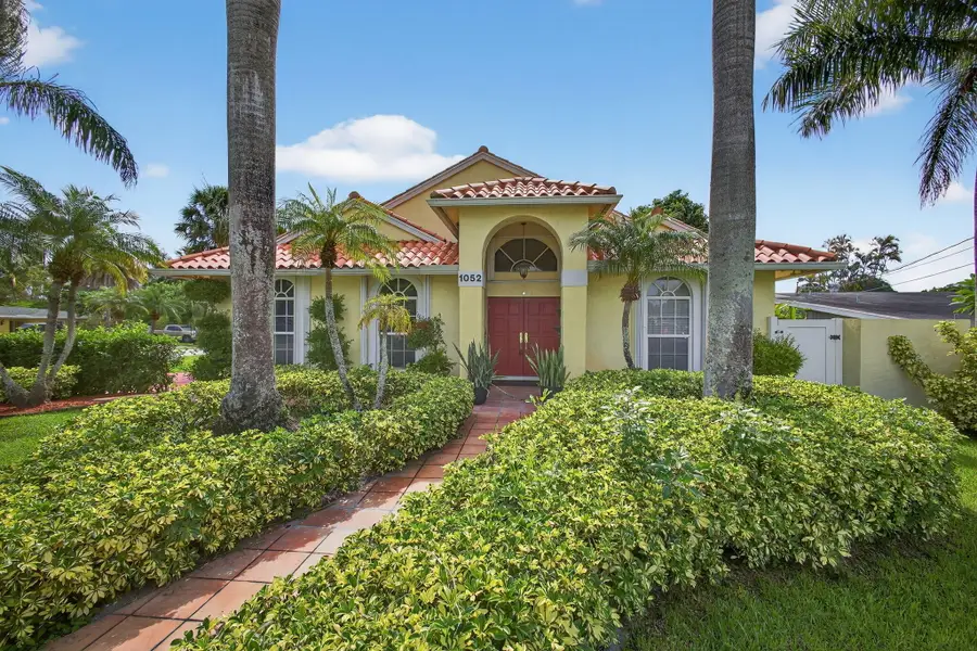 1052 W Shore Drive, West Palm Beach, FL 33406 - #2