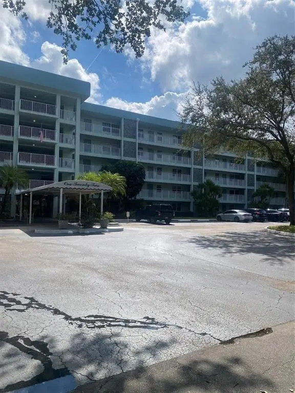 802 Cypress Grove Lane #408, Pompano Beach, FL 33069