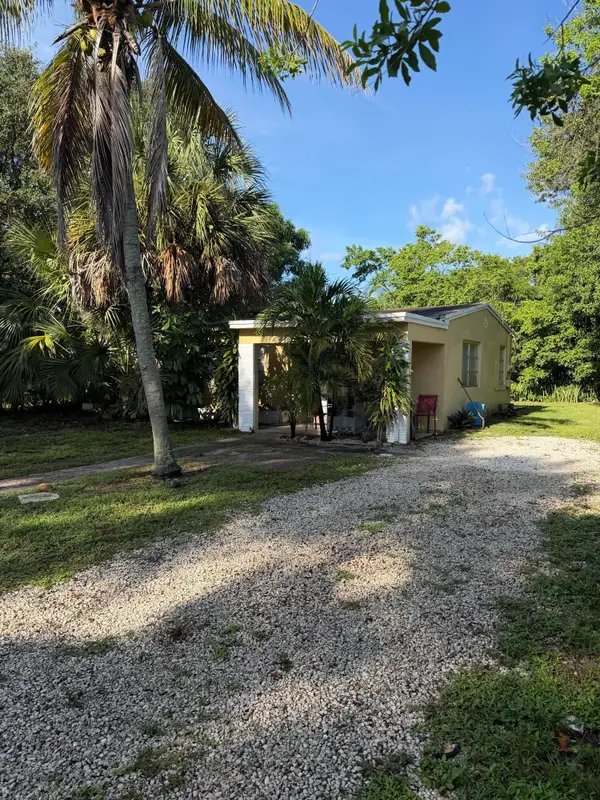 429 SW 22nd Terrace, Fort Lauderdale, FL 33312