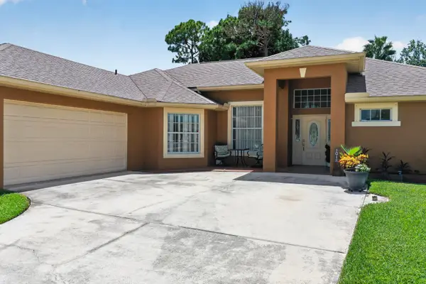 1018 SW Haleyberry Avenue, Port St Lucie, FL 34953