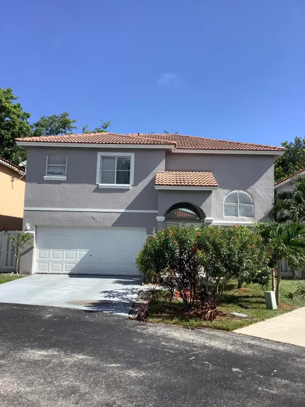 201 SW 98th Terrace, Pembroke Pines, FL 33025