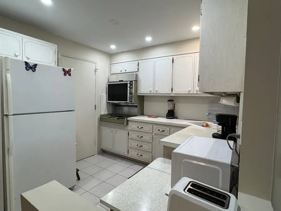 305 N Pompano Beach Boulevard #507, Pompano Beach, FL 33062 - #3