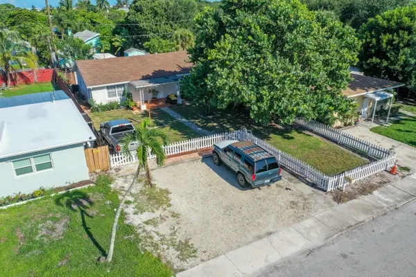 826 S M Street, Lake Worth Beach, FL 33460