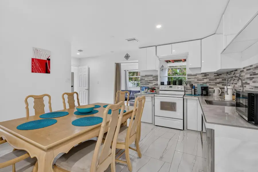 210 NE 5th Avenue, Dania Beach, FL 33004 - #2