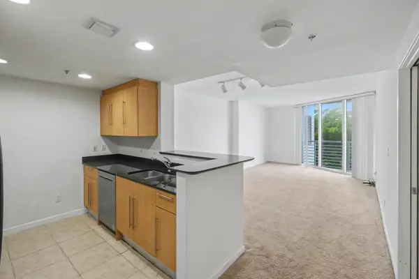 335 S Biscayne Boulevard #1002, Miami, FL 33131