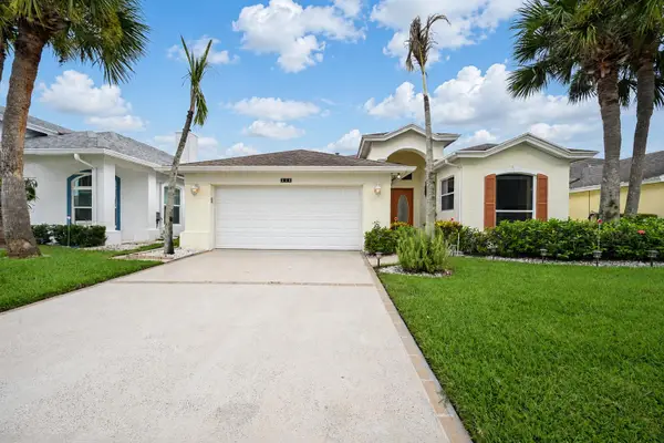 540 NW Lambrusco Drive, Port St Lucie, FL 34986