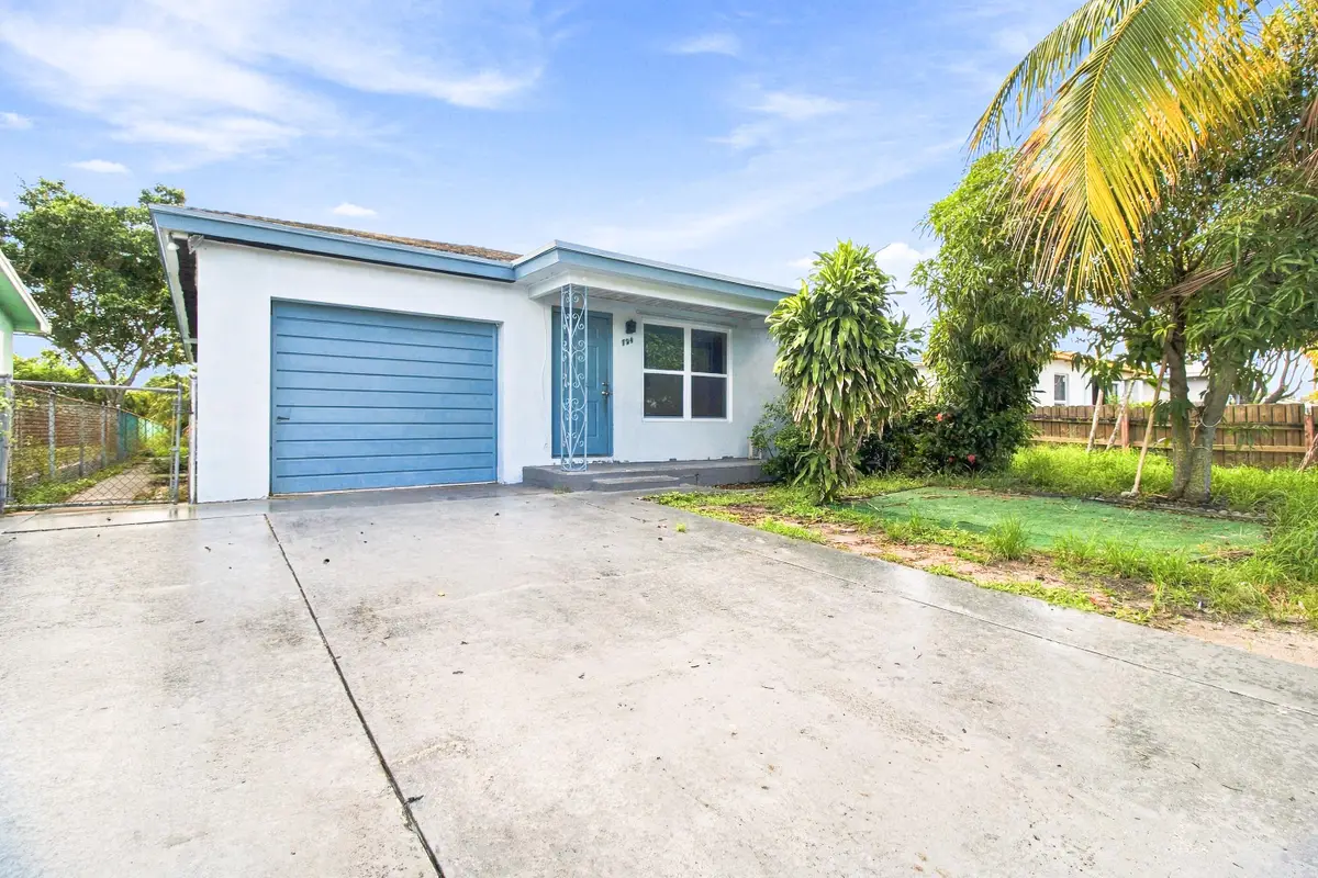 724 S D Street, Lake Worth Beach, FL 33460 - #1