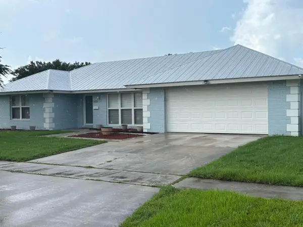 1473 SE Sunshine Avenue, Port St Lucie, FL 34952