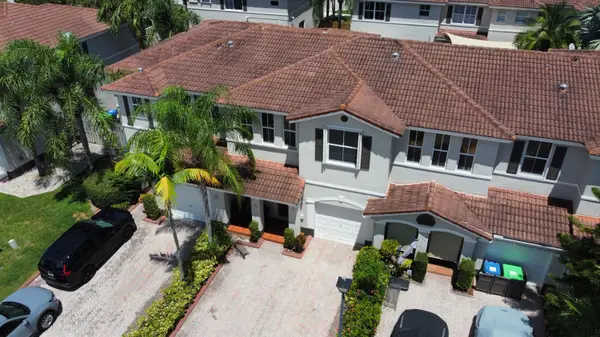 135 Riverwalk Circle, Sunrise, FL 33326