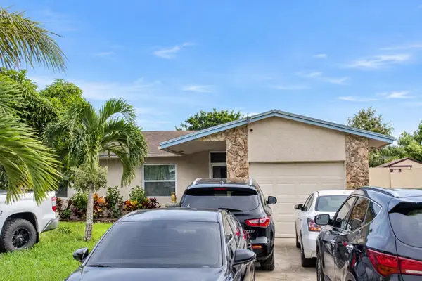 7526 SW 8th Street, North Lauderdale, FL 33068