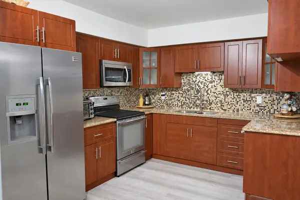 16500 Golf Club Road #301, Weston, FL 33326