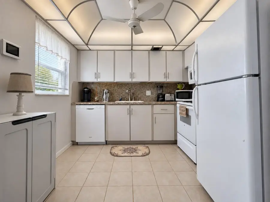 108 Somerset F, West Palm Beach, FL 33417 - #3