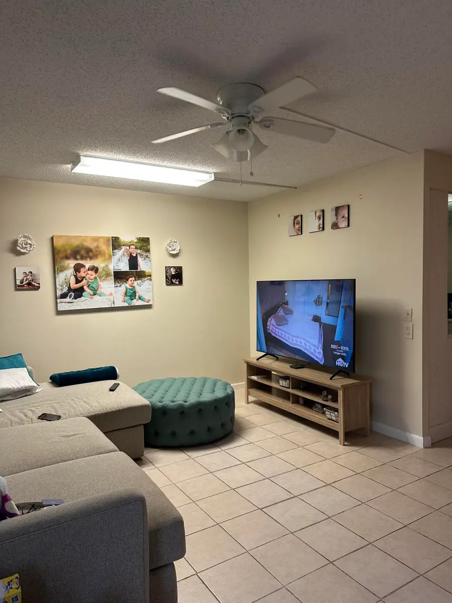 1090 Cornwall E, Boca Raton, FL 33434 - #2