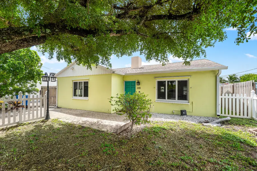 318 W Mango Street W, Lantana, FL 33462 - #2