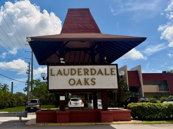 2901 NW 46th Avenue #405, Lauderdale Lakes, FL 33313