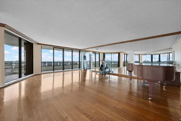 100 Lakeshore Drive #558, North Palm Beach, FL 33408