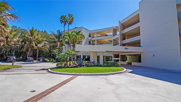 221 NE Plantation Road #213, Hutchinson Island, FL 34996