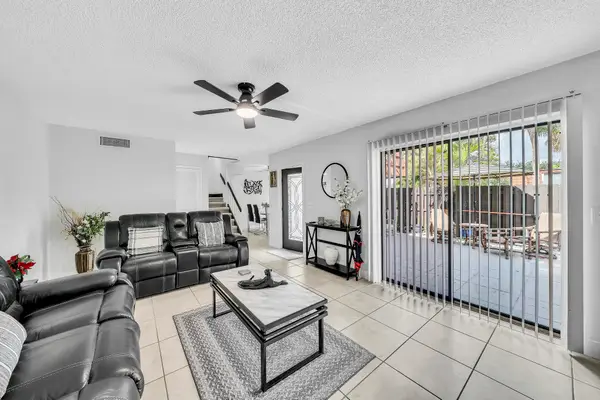 2228 White Pine Circle #A, Greenacres, FL 33415
