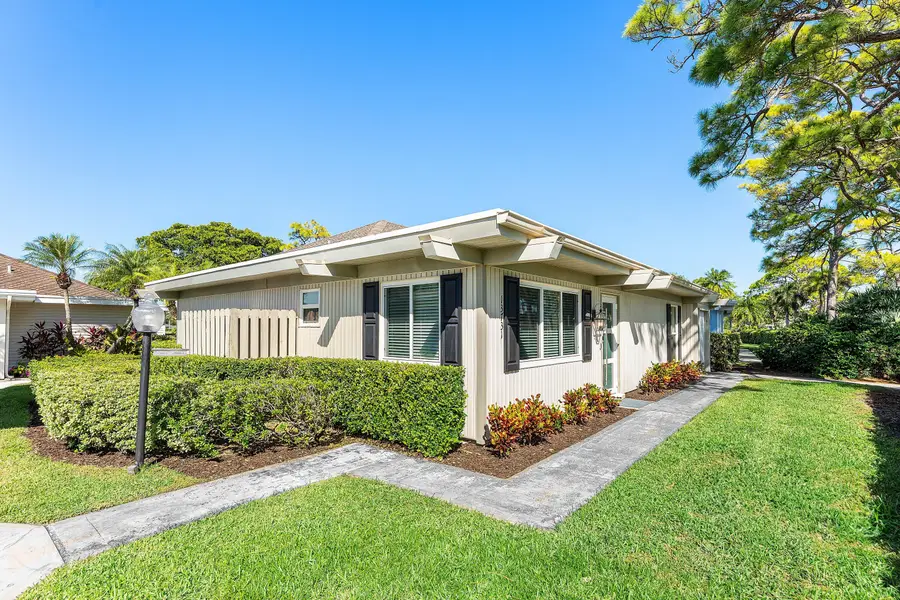 13731 Eastpointe Way, Palm Beach Gardens, FL 33418 - #2