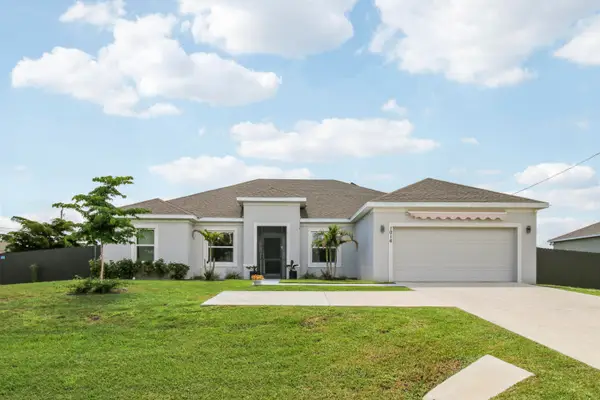 1016 SW Paar Drive, Port St Lucie, FL 34953