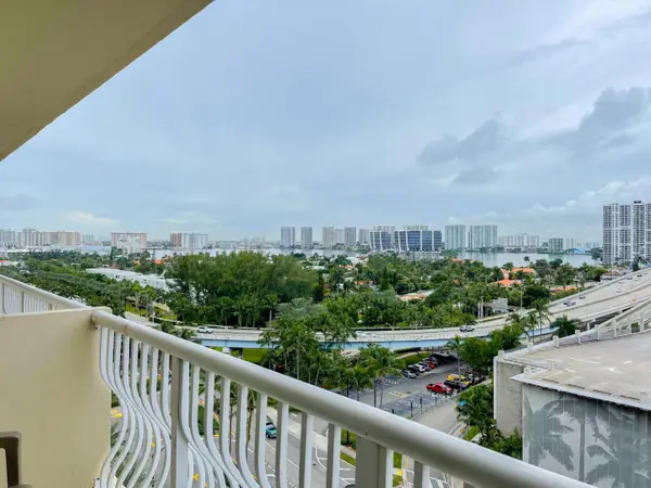 19201 Collins Avenue #1034, Sunny Isles Beach, FL 33160