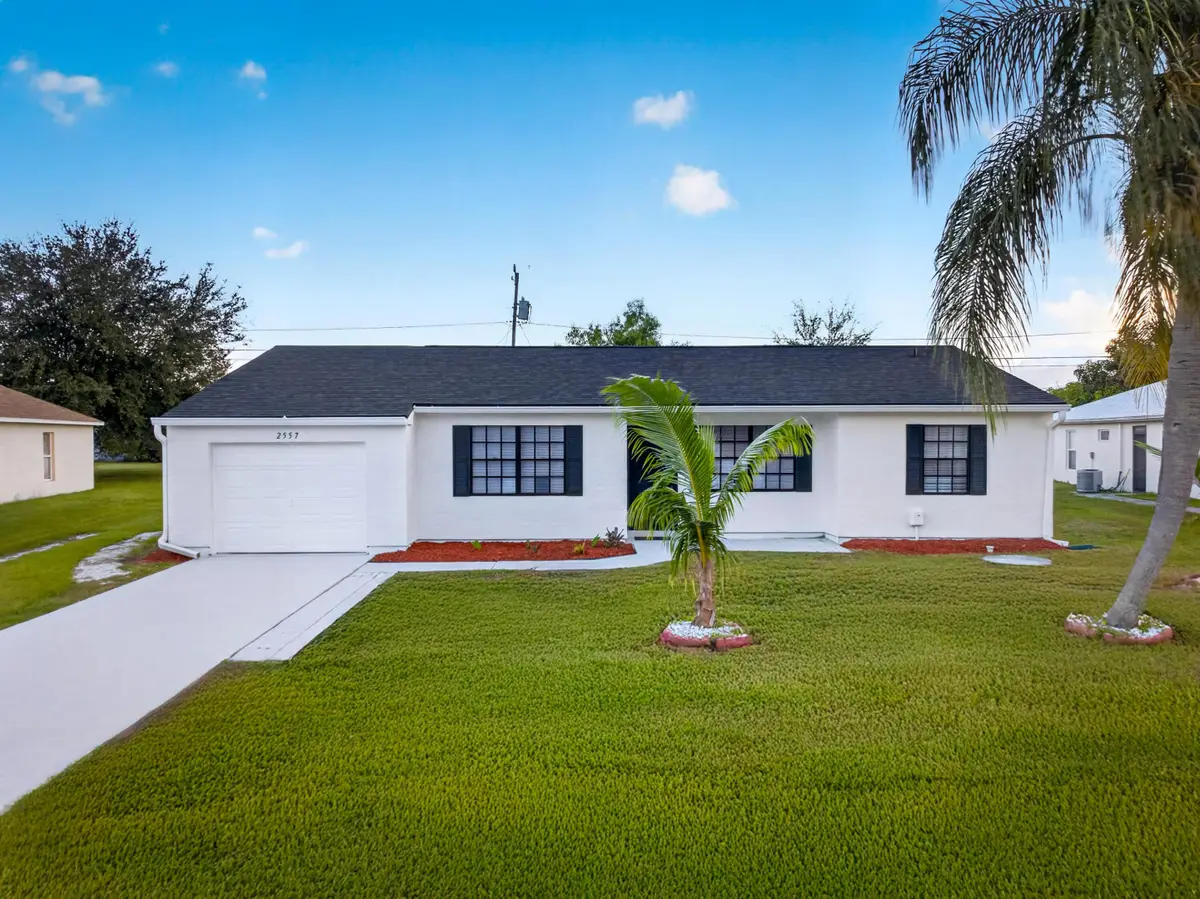 2557 SE Robin Circle, Port Saint Lucie, FL 34952 - #1