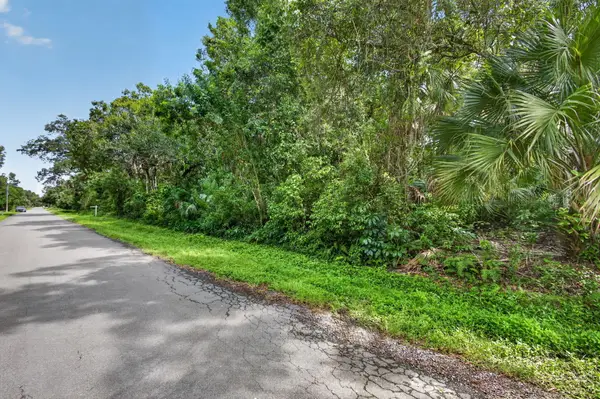 9294 Mockingbird Trail, Jupiter, FL 33478