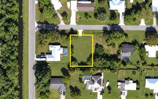 8003 Lockwood Drive, Fort Pierce, FL 34951