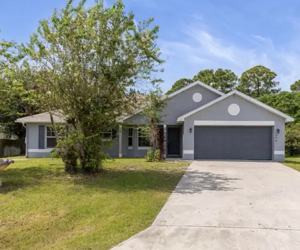 1098 SW Sw Du Bois Avenue, Port St Lucie, FL 34953