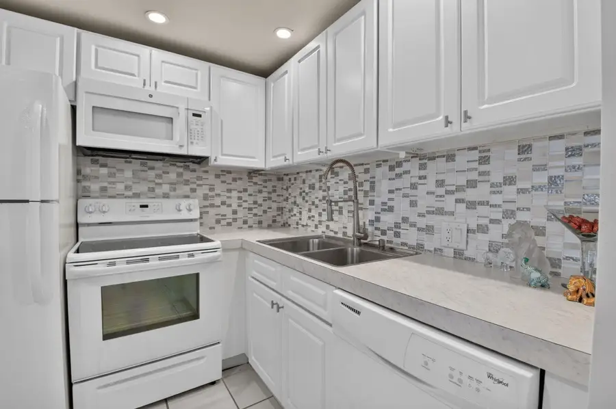 591 Fanshaw O, Boca Raton, FL 33434 - #3