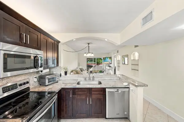 6585 Somerset Drive #102, Boca Raton, FL 33433