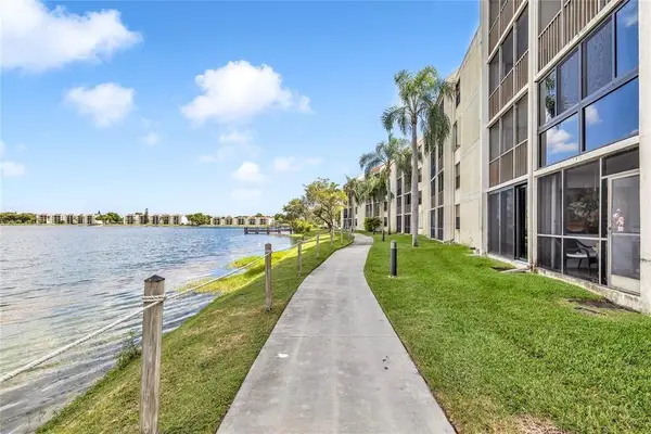 118 Lake Emerald Drive #103, Oakland Park, FL 33309