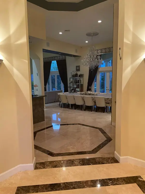 5532 Estate Oak Circle, Hollywood, FL 33312