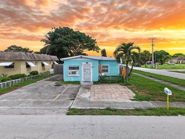 207 SW 4th Street, Deerfield Beach, FL 33441
