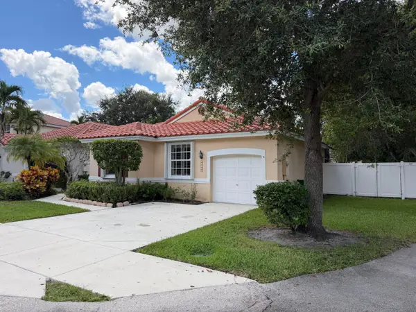 15298 SW 49th Street, Davie, FL 33331