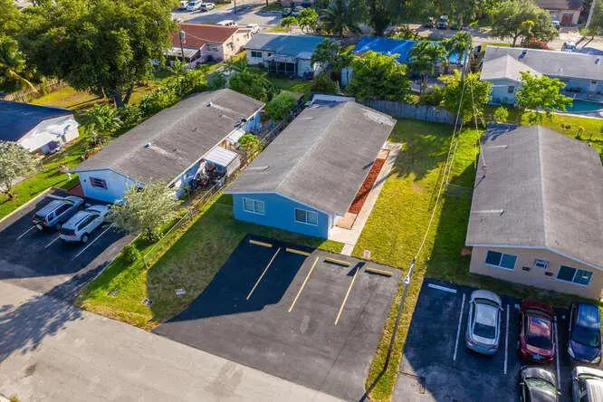 320 SW 10th Terrace, Hallandale Beach, FL 33009 - #1