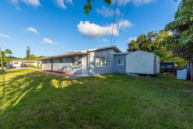 320 SW 10th Terrace, Hallandale Beach, FL 33009 - #3