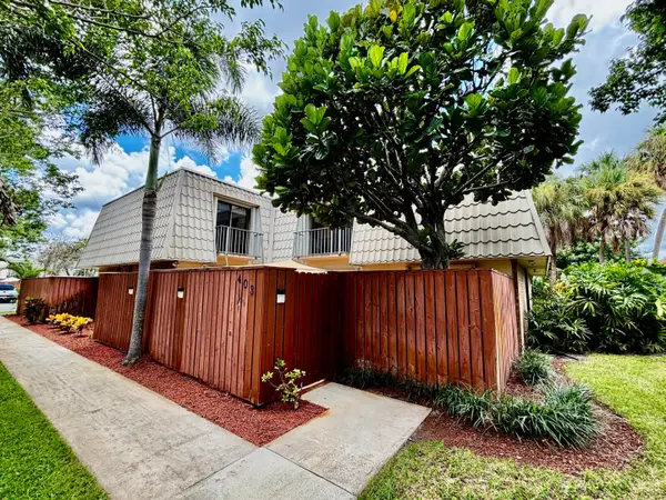 1700 Embassy Drive #403, West Palm Beach, FL 33401