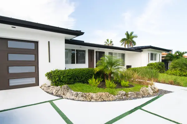 2537 SE 10th Court, Pompano Beach, FL 33062