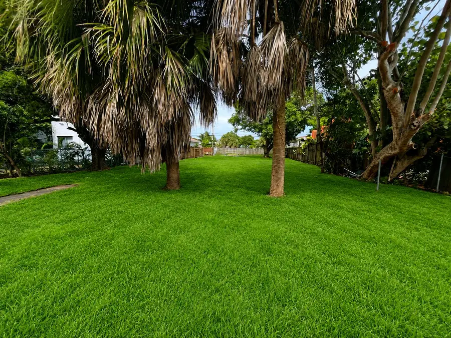 424 N J Street, Lake Worth Beach, FL 33460 - #2