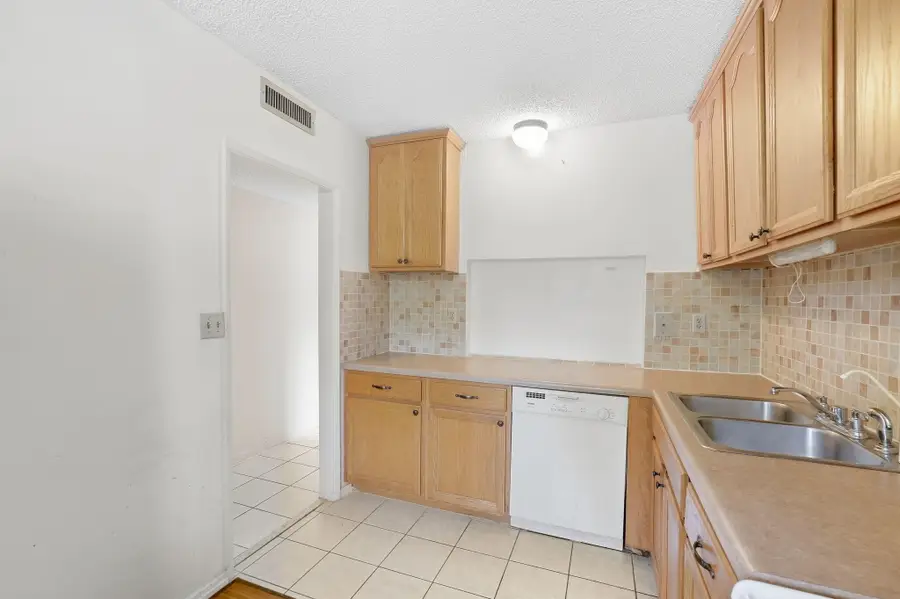 8425 Forest Hills Drive #205, Coral Springs, FL 33065 - #2