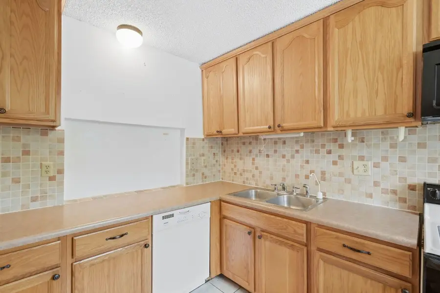 8425 Forest Hills Drive #205, Coral Springs, FL 33065 - #3