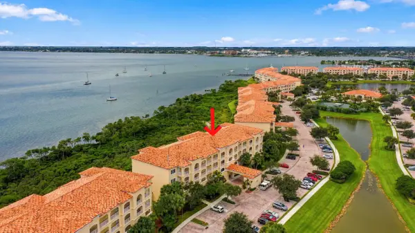24 Harbour Isle Drive W #204, Fort Pierce, FL 34949