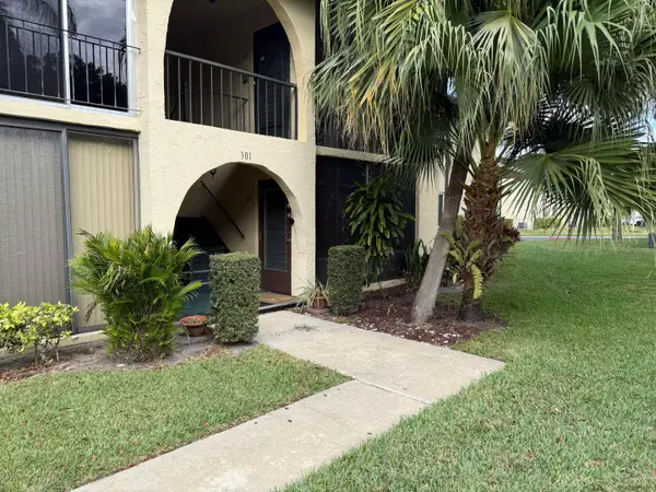 301 Pine Ridge Circle #B-1, Greenacres, FL 33463